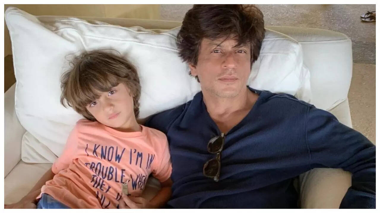 SRK wants to capture AbRam's attention as an audience