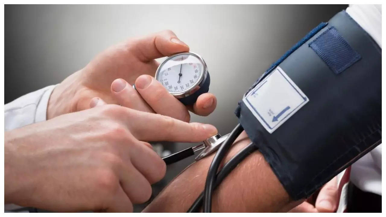 5 lesser known symptoms of High Blood Pressure thumbnail