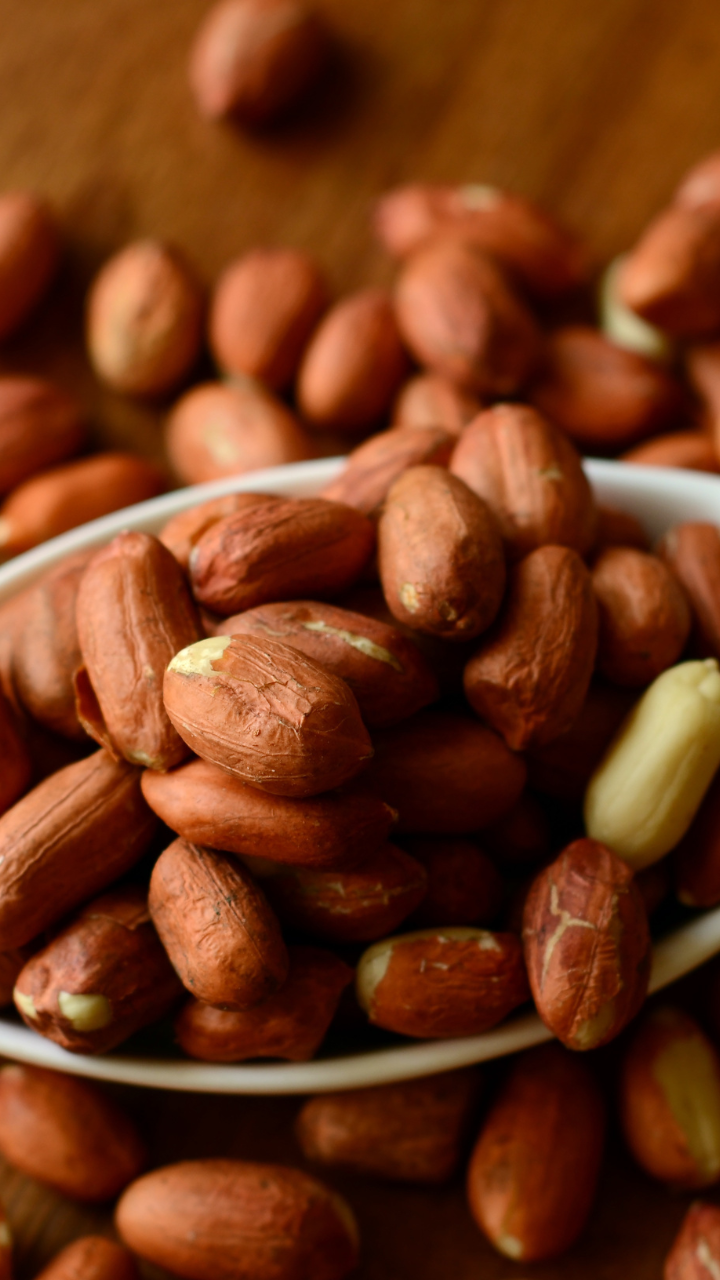 8 health benefits of having peanuts in winters