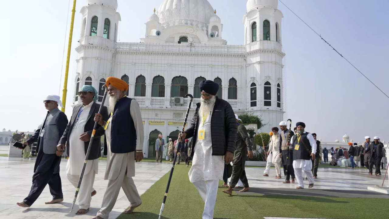 Pakistan issues special commemorative coin to mark Guru Nanak's 555th birth anniversary