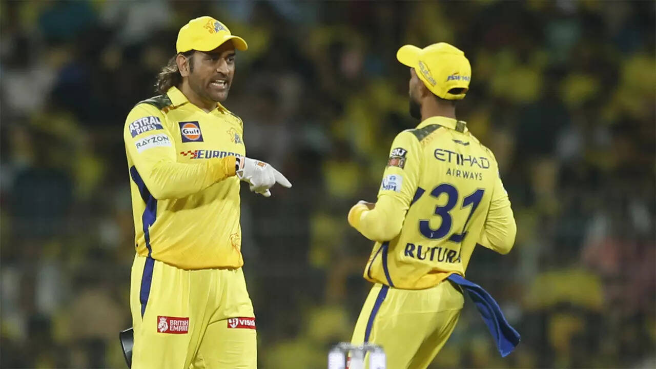 CSK need Dhoni; Gaikwad still new to captaincy - says Raina