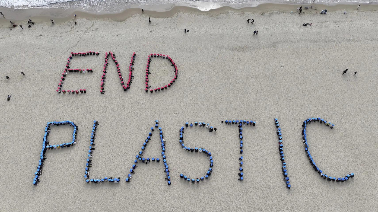 In South Korea, nations meet in final round to address global plastic crisis