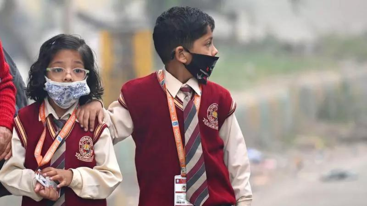 Deadly smog: Central panel allows 'hybrid mode' in Delhi-NCR schools