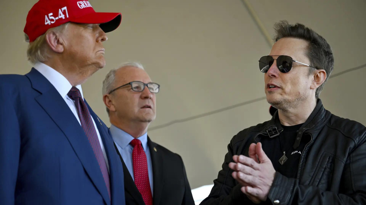 Elon Musk's mother predicts how long his son's friendship with Donald Trump will last