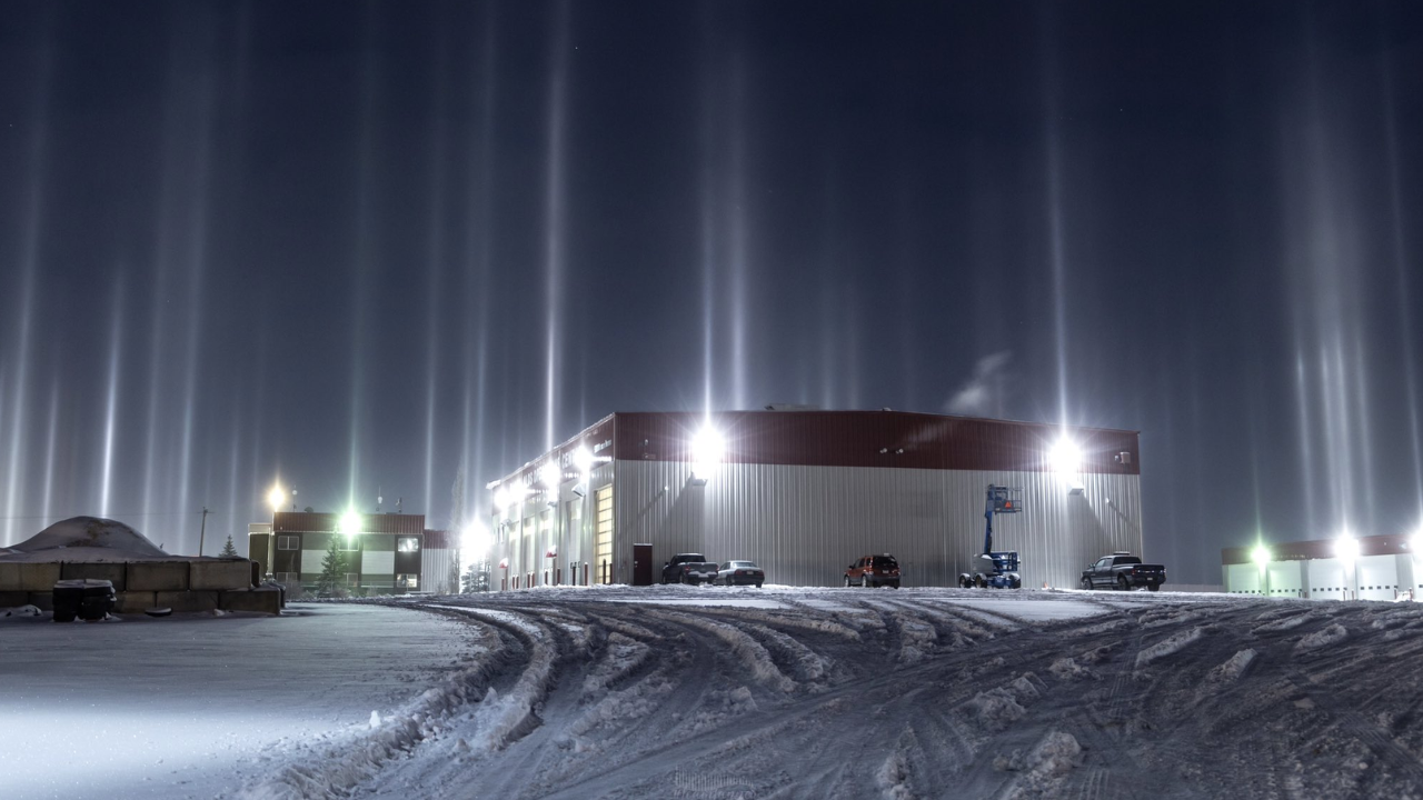 Mesmerizing display of light pillars illuminates Central Alberta sky