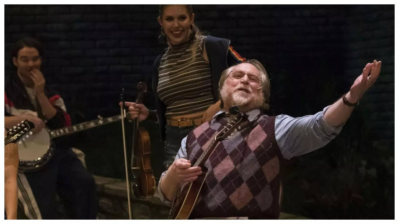 Julien Arnold passes away after collapsing on stage