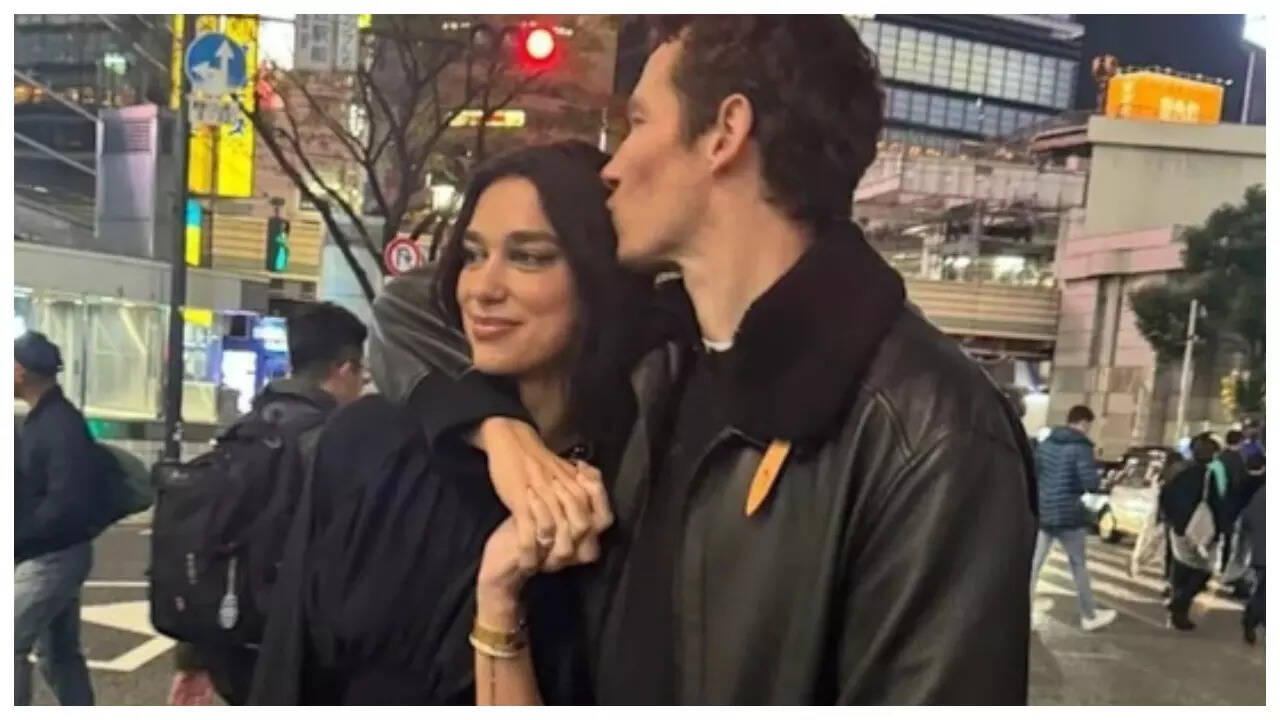 Dua twins with beau Callum on dinner date