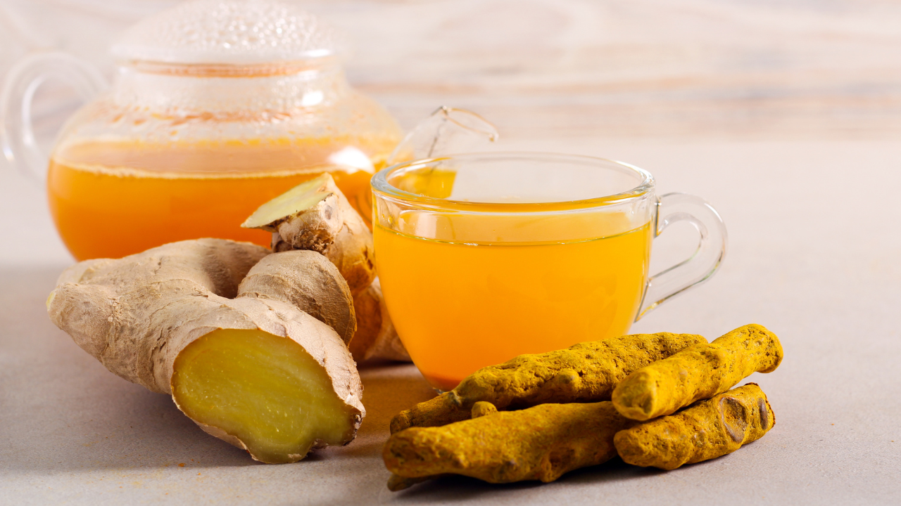 5 benefits of consuming ginger turmeric shot on empty stomach