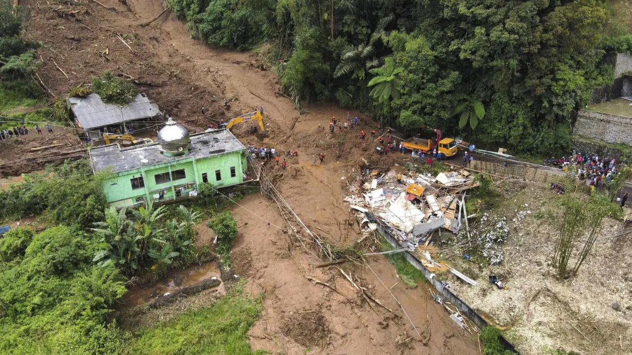 Indonesia: Floods, landslides kill 31 in North Sumatra