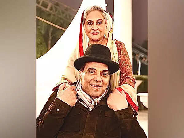 Dharmendra calls Jaya a "loving doll"