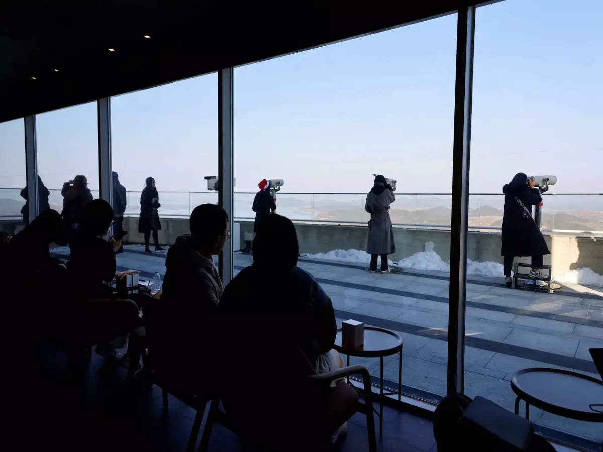 In this newly opened South Korean coffee shop, visitors can enjoy a view of North Korea!