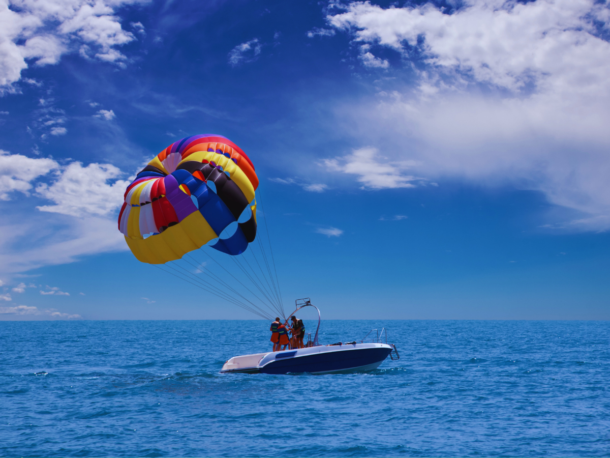 Himachal: Gobind Sagar Lake introduces parasailing activity to boost tourism