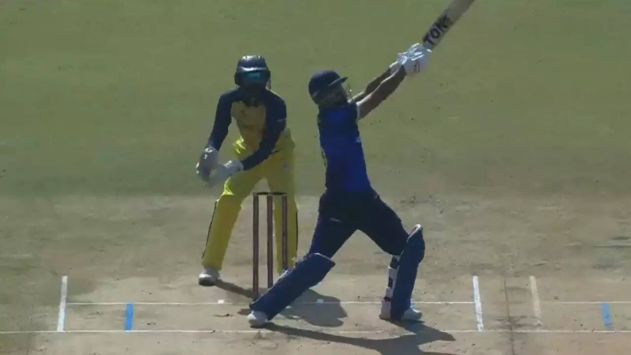 6, 4, 6, 4, 4! Harvik Desai goes berserk in SMAT - watch