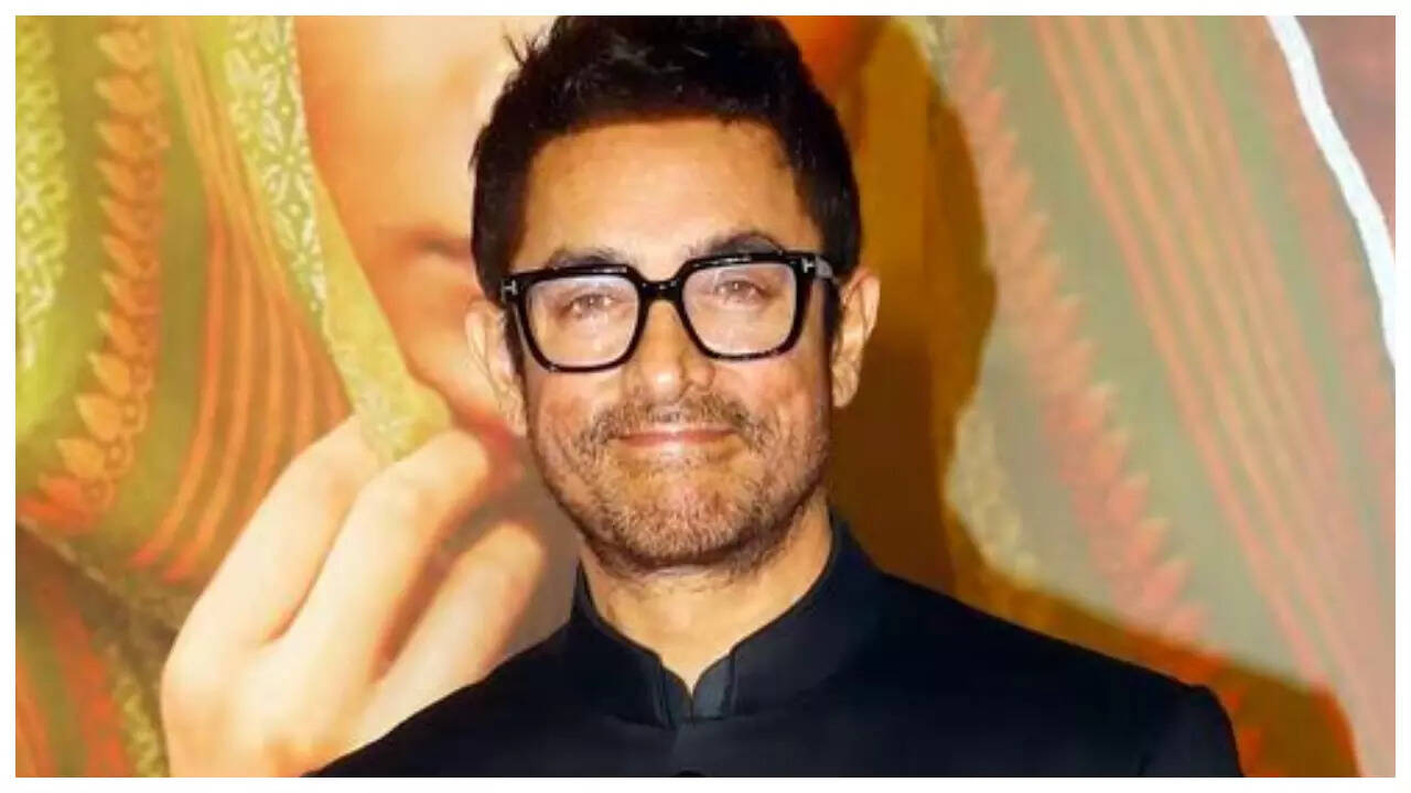 Demolition work kick-starts at Aamir's Pali Hill bungalow