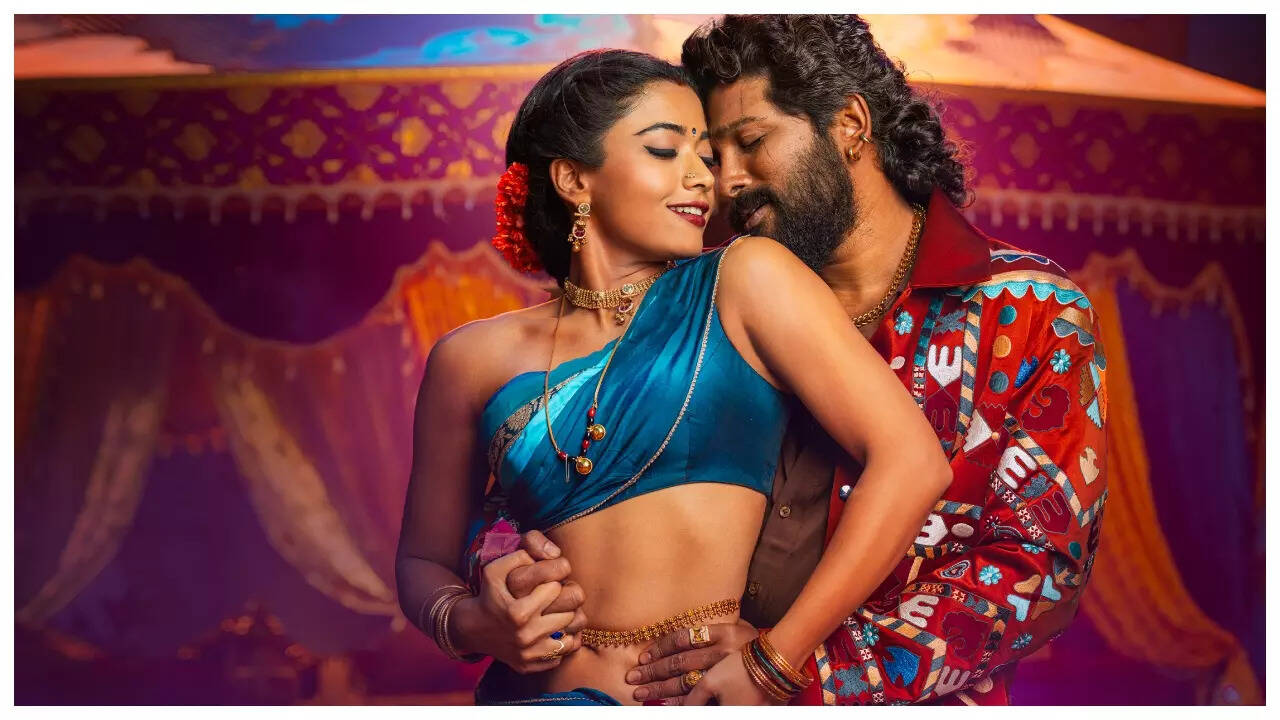 Allu, Rashmika Mandanna set screen ABLAZE: PICS
