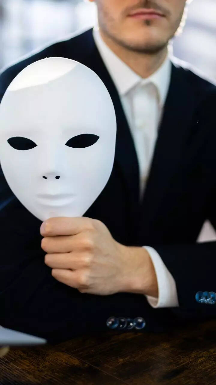 8 types of people one should not surround themselves with