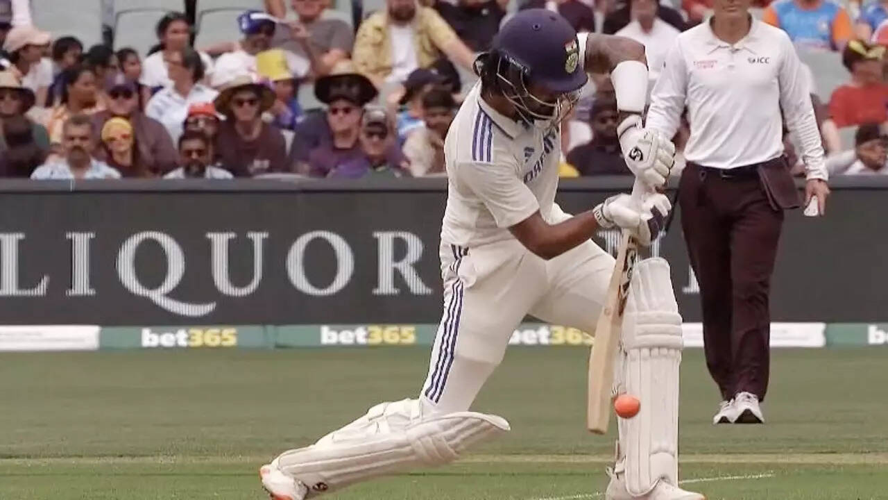 Virat Kohli's unmissable reaction after KL Rahul survives a no-ball call