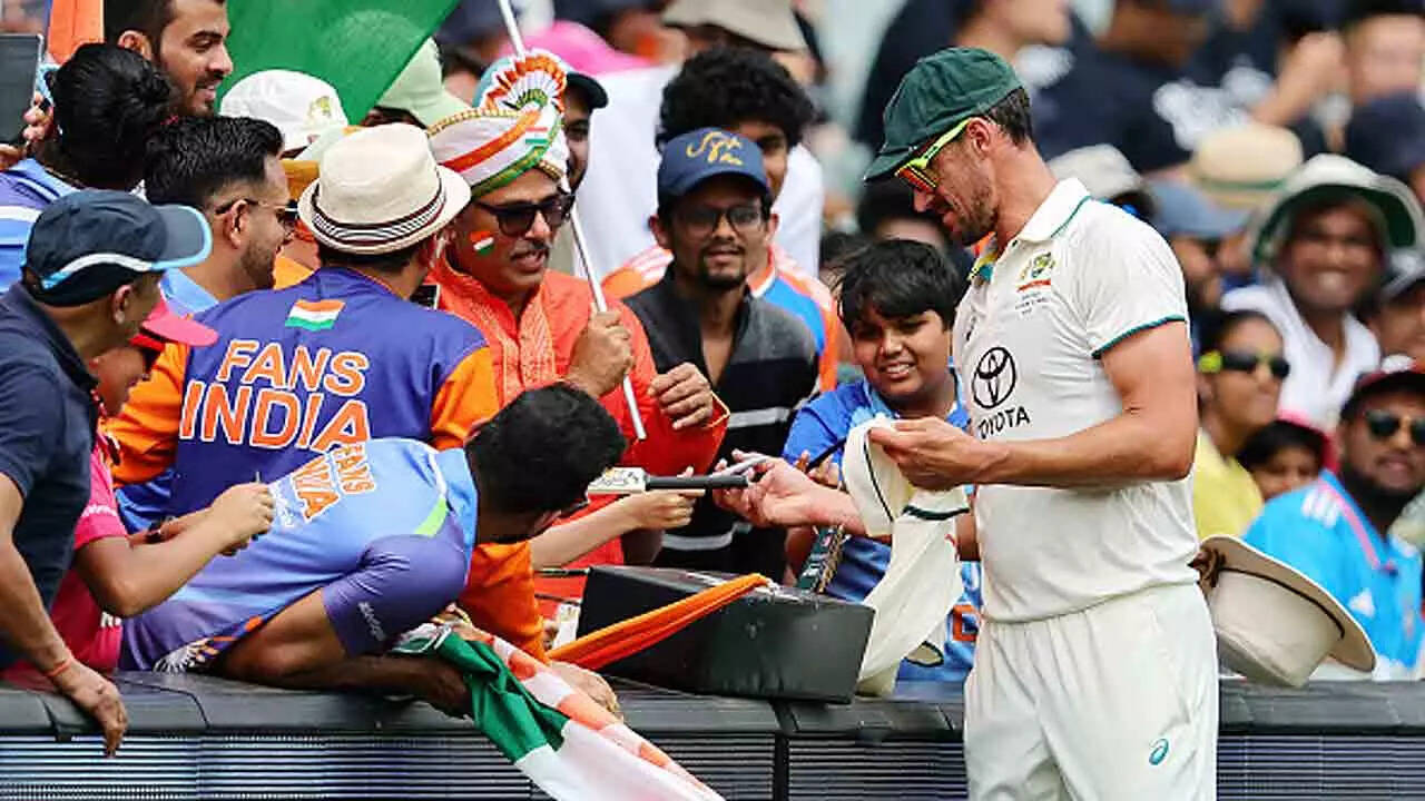 Watch: Indian fans tease Starc about IPL and KKR at Adelaide