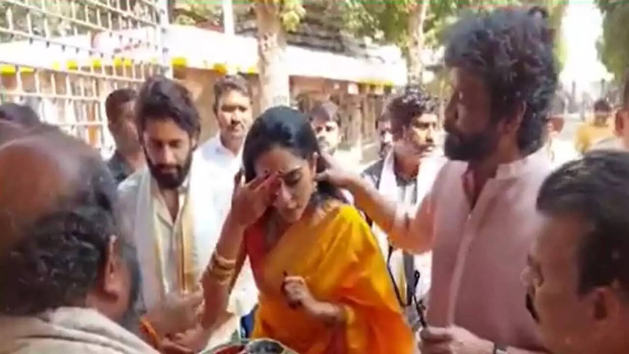 Nagarjuna holds Sobhita's hair back, sparks mixed reactions