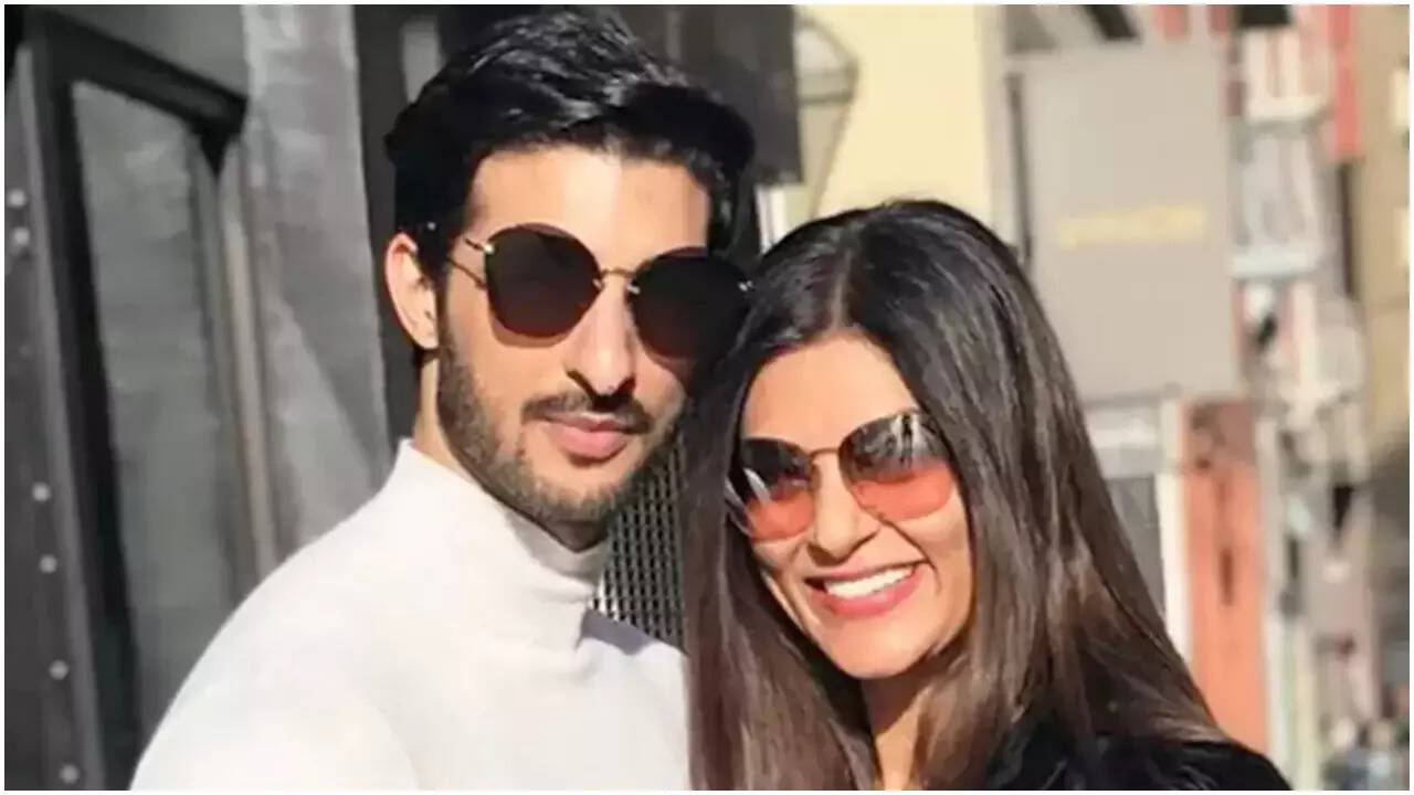 Rohman calls Sushmita and her daughters as 'family'
