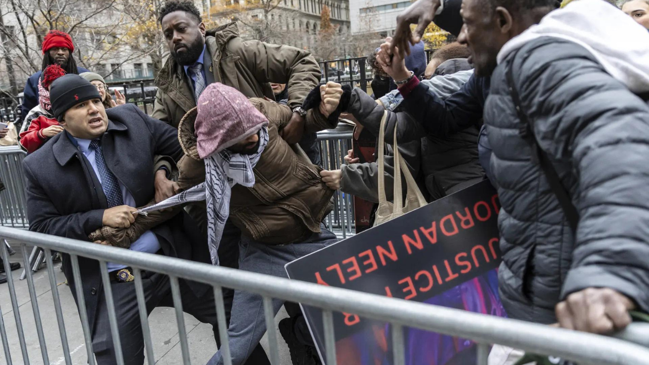 'Racist f**king country': Massive protest in New York as Daniel Penny acquitted; X users call it 'George Floyd 2.0'