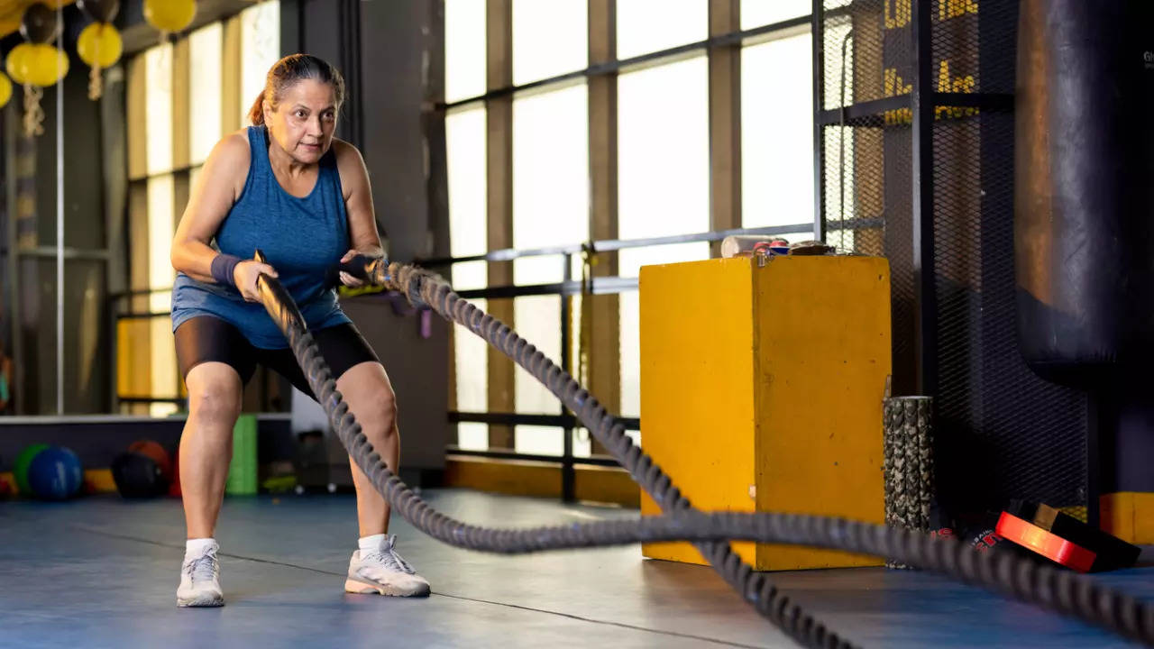 4 or 5 minutes of intense exercise can reduce cardiovascular risk in women by half