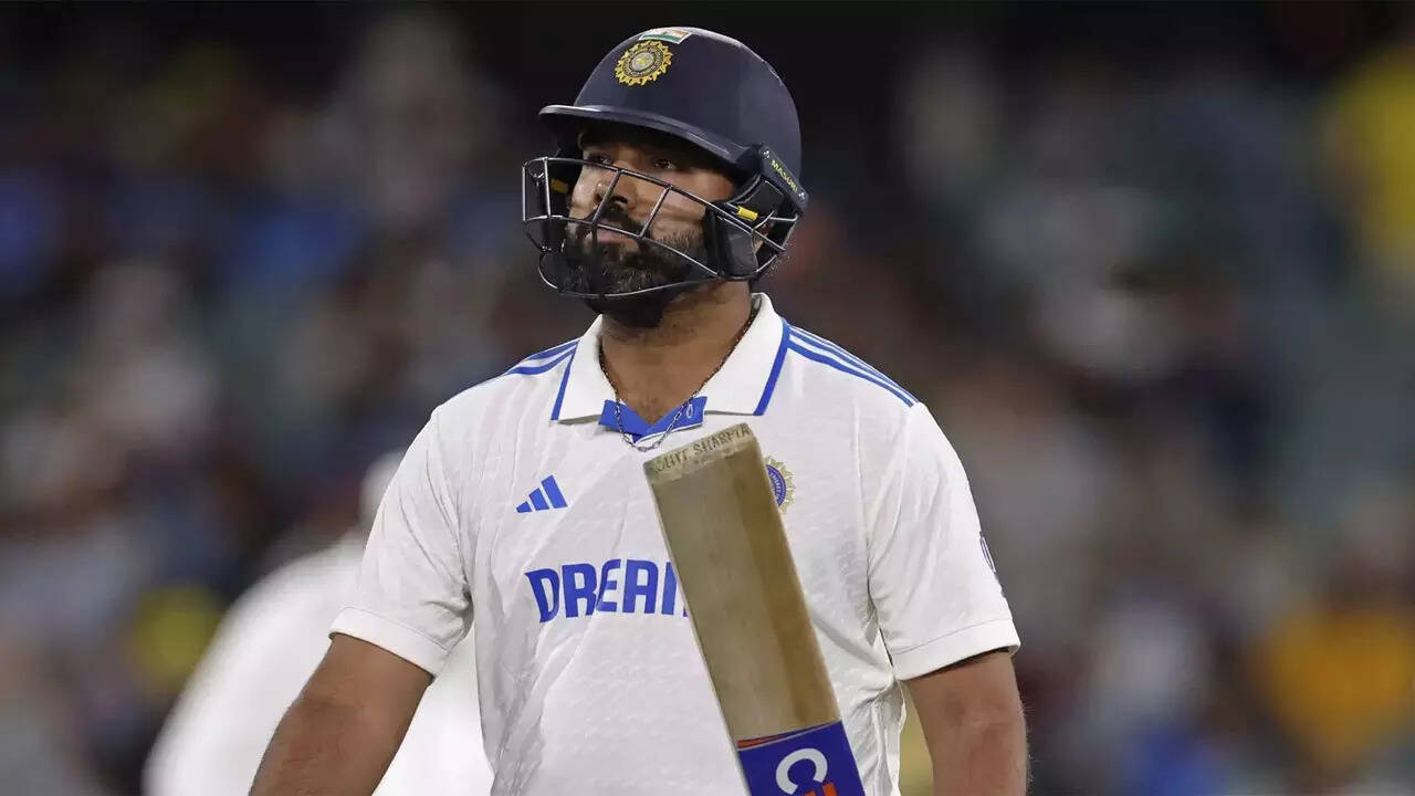 'Rohit not in great form right now, should continue in middle-order'