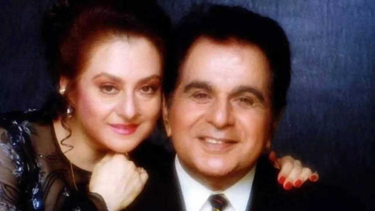 Saira drops UNSEEN VIDEO on Dilip Kumar's birth anniversary