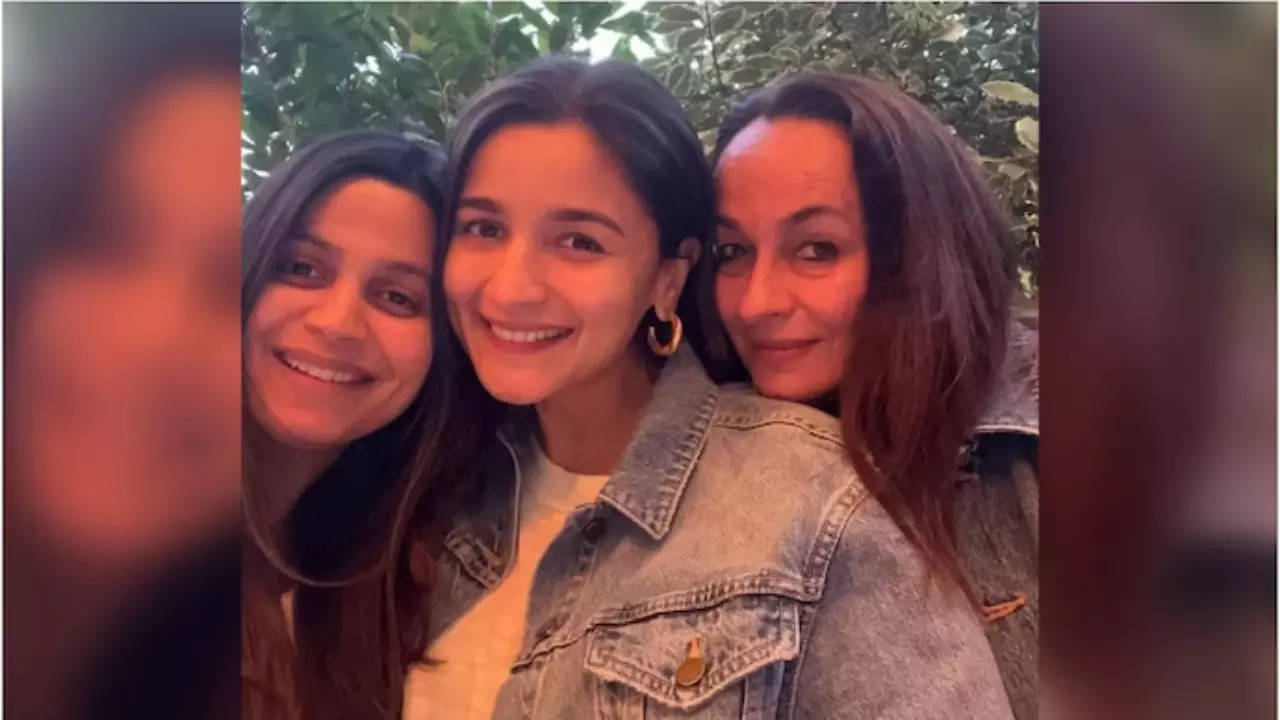 Alia shares heartwarming photo with Soni and Shaheen