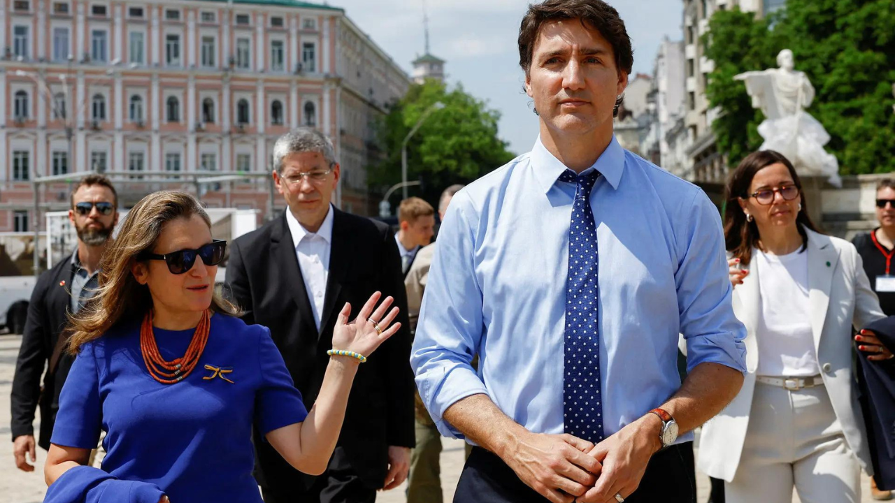 Jagmeet Singh calls for Justin Trudeau's resignation after Freeland's exit: 'He has to go'