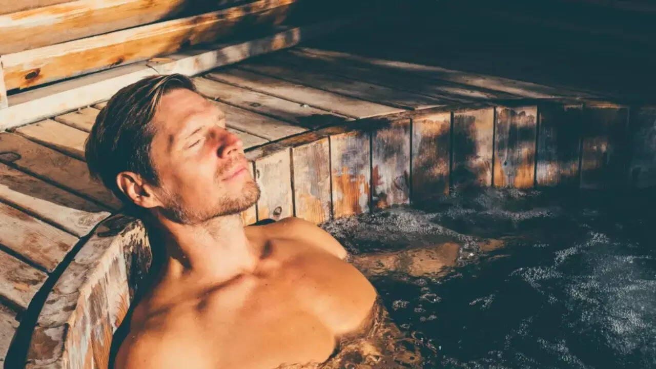 Hot tub (1)