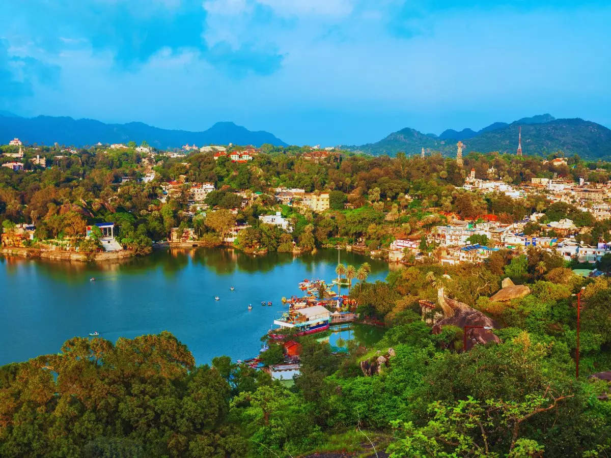 Mount Abu in Rajasthan turns into a winter wonderland as temperature dips to 1.4°C; draws travellers from over