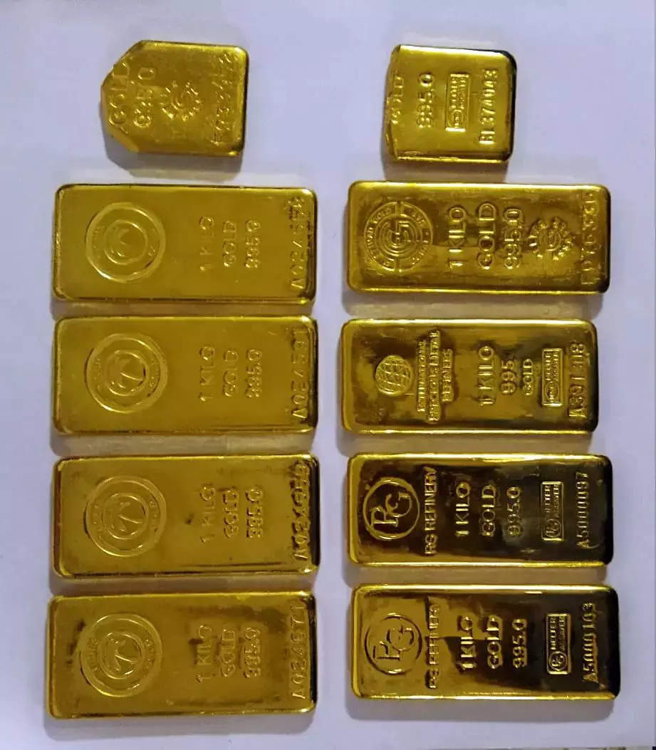 Govt reviews November gold import data, error suspected