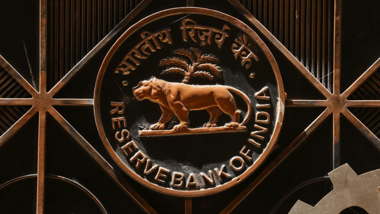 Flagging farm loan waivers, cash transfers, other sops, RBI says rationalise subsidies