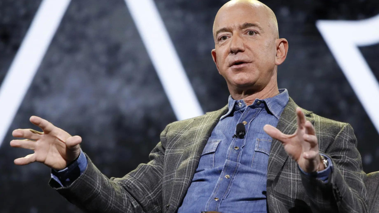 Jeff Bezos to attend Donald Trump's inauguration after friendly Mar-a-Lago dinner