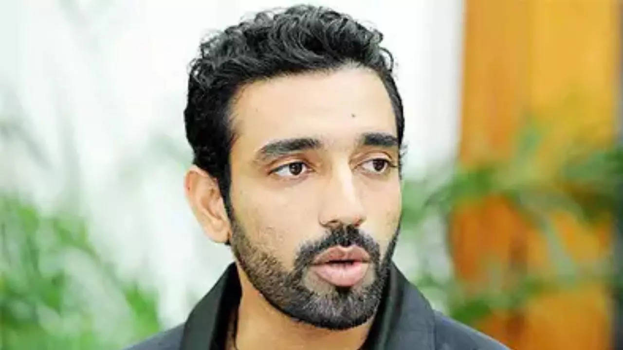 EPF fraud: Arrest warrant issued against ex-cricketer Robin Uthappa