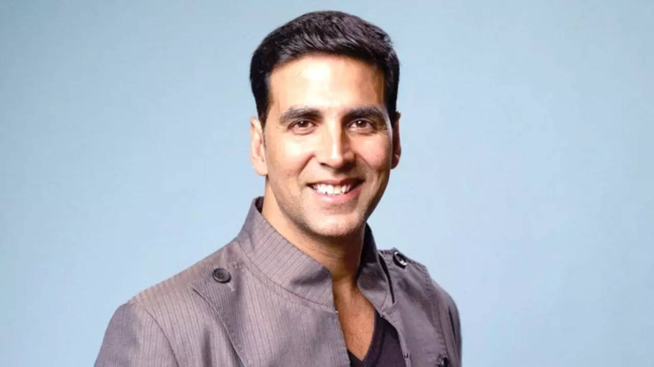 ​Akshay Kumar and fam head for New Year’s vacay