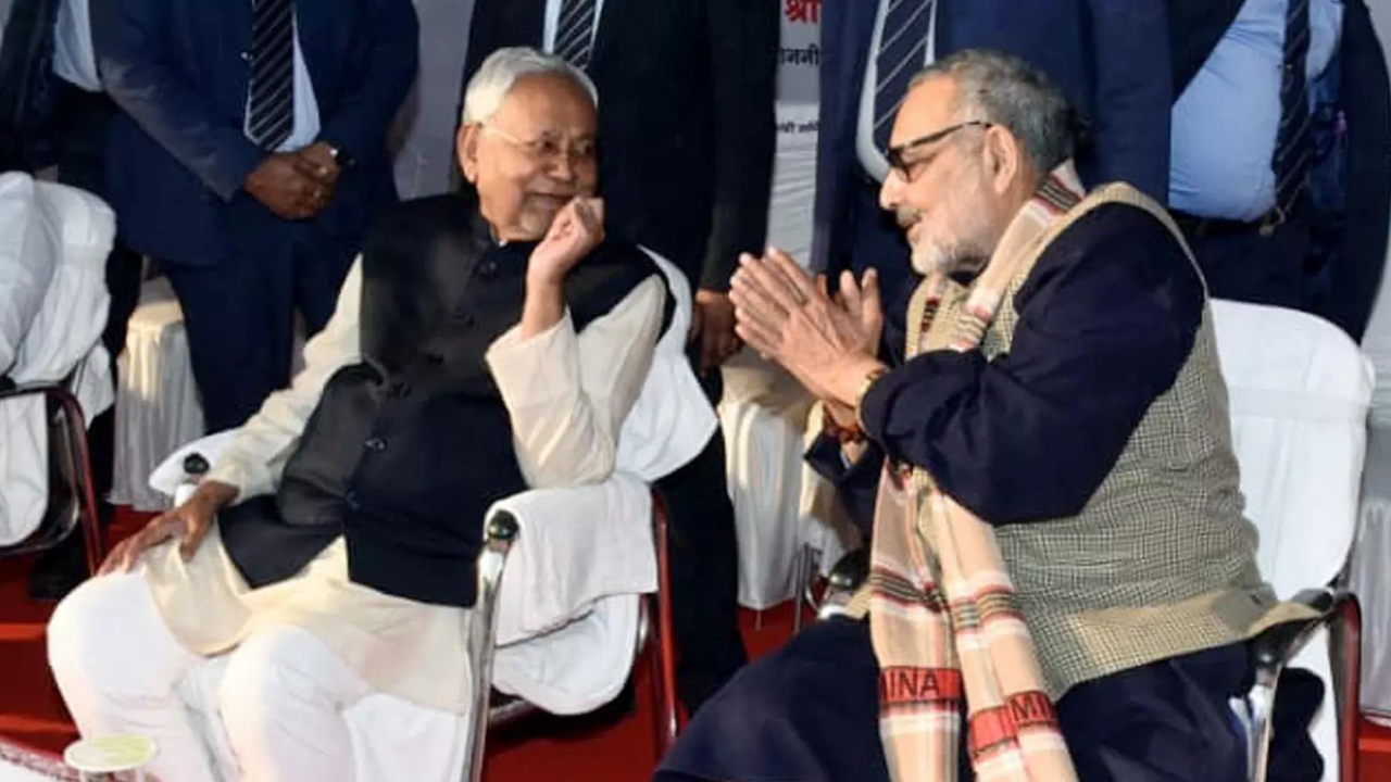 Giriraj Singh demands Bharat Ratna for Nitish Kumar & Naveen Patnaik, evokes surprise