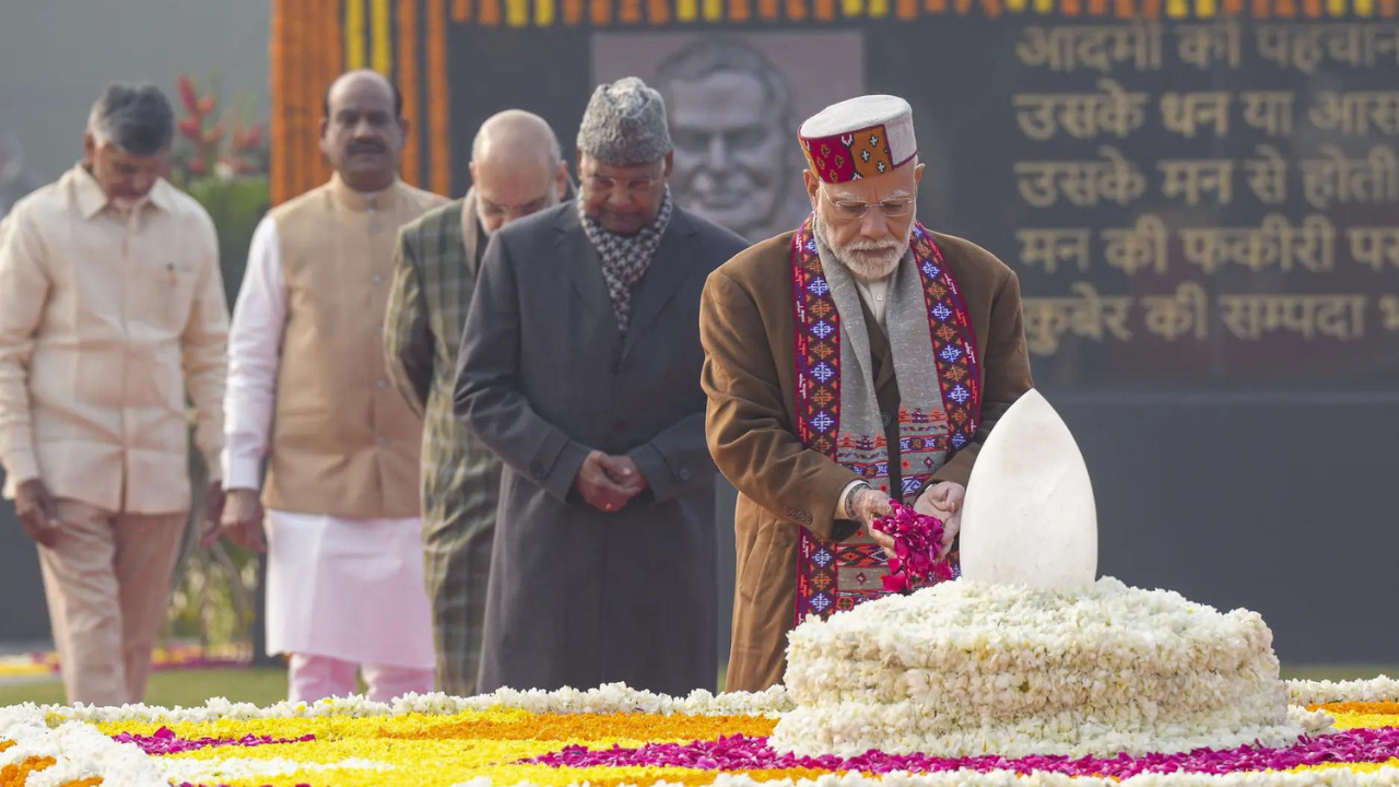 President , PM Modi lead nation in paying tribute to Atal on 100th birth anniversary