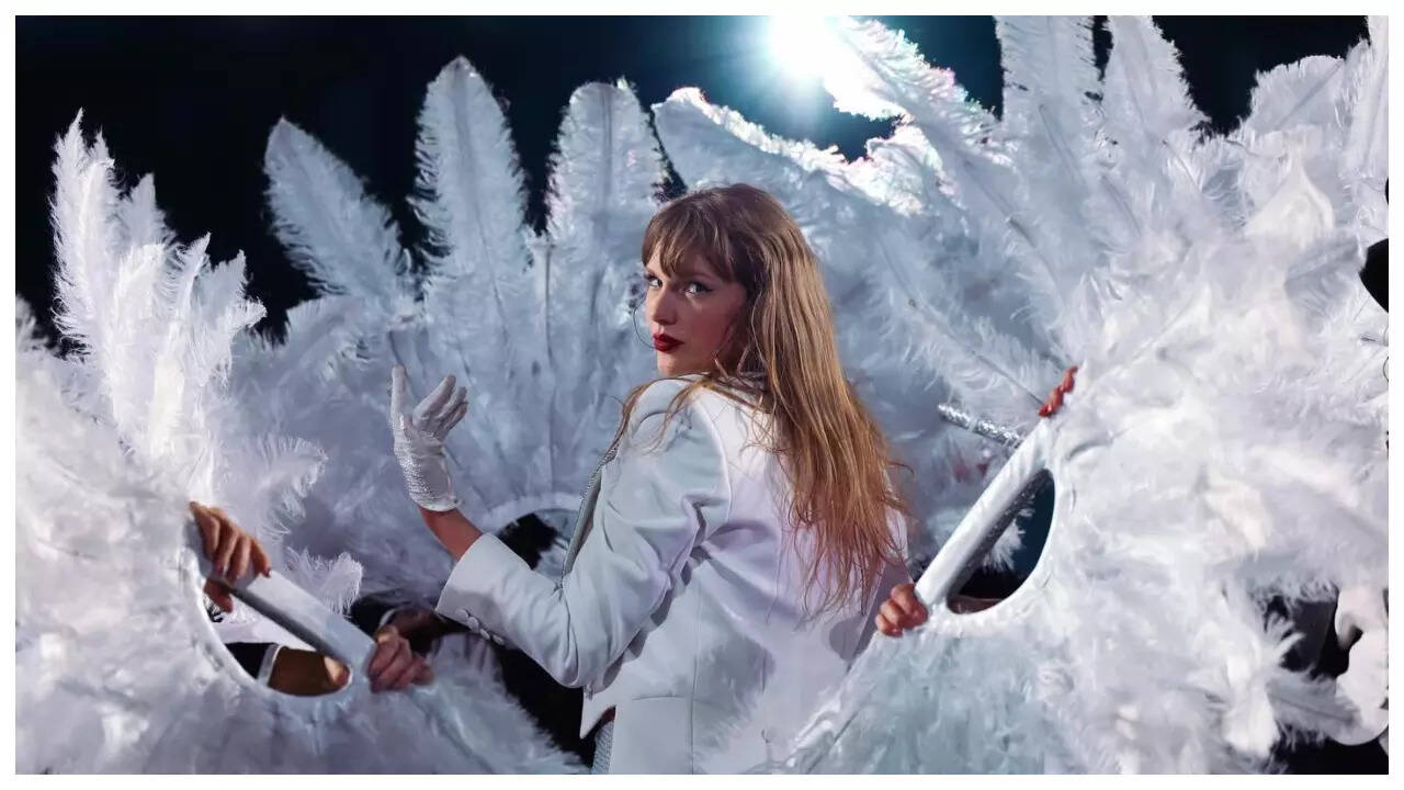 Taylor to attend Chiefs' NFL Christmas Day game?