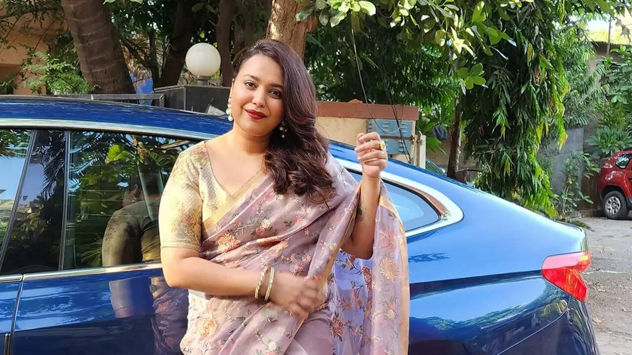 Watch: Swara's filmy style of teaching her baby girl