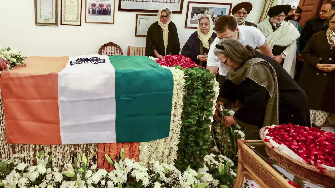 ‘Epitome of wisdom, nobility’: Sonia Gandhi’s tribute for ex-PM