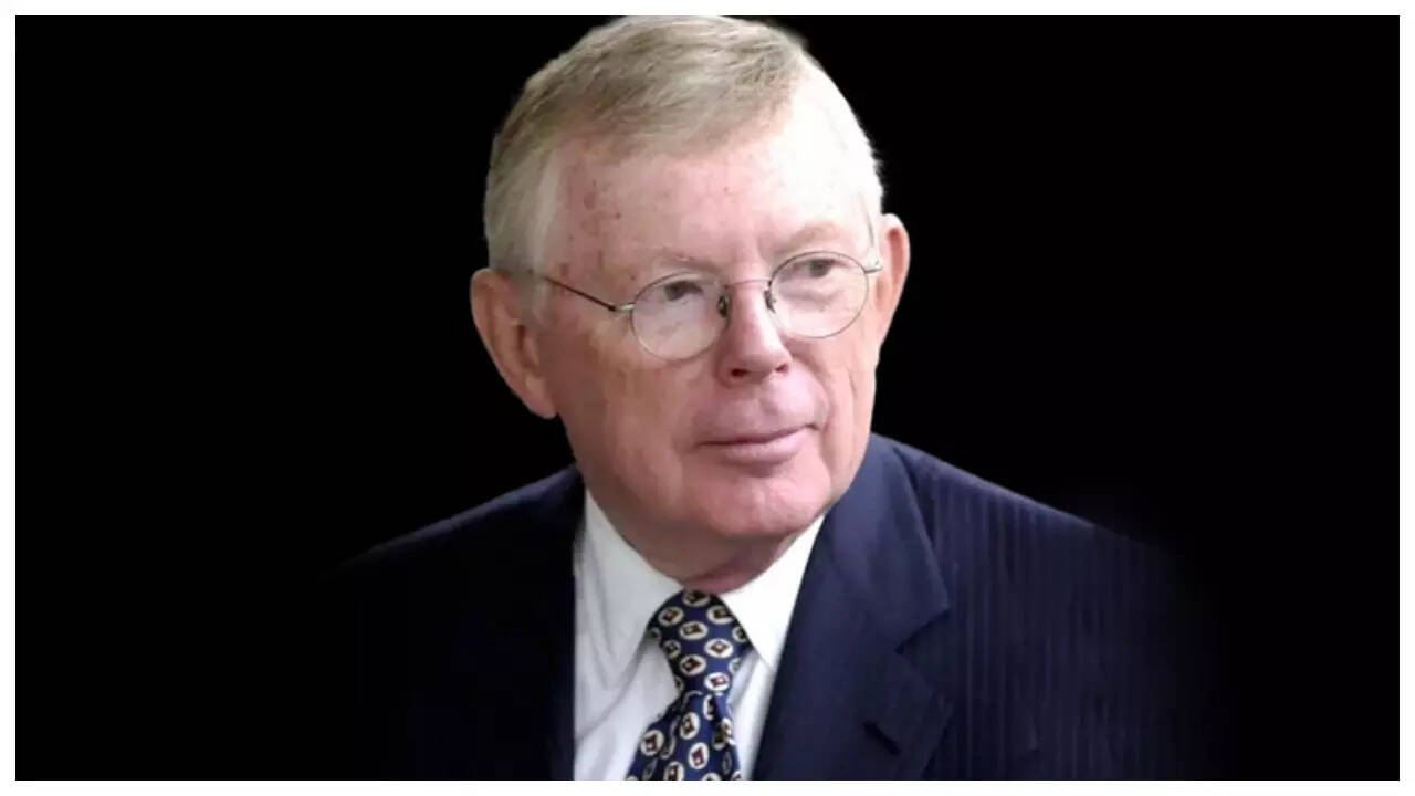 HBO and Cablevision founder Charles Dolan passes away