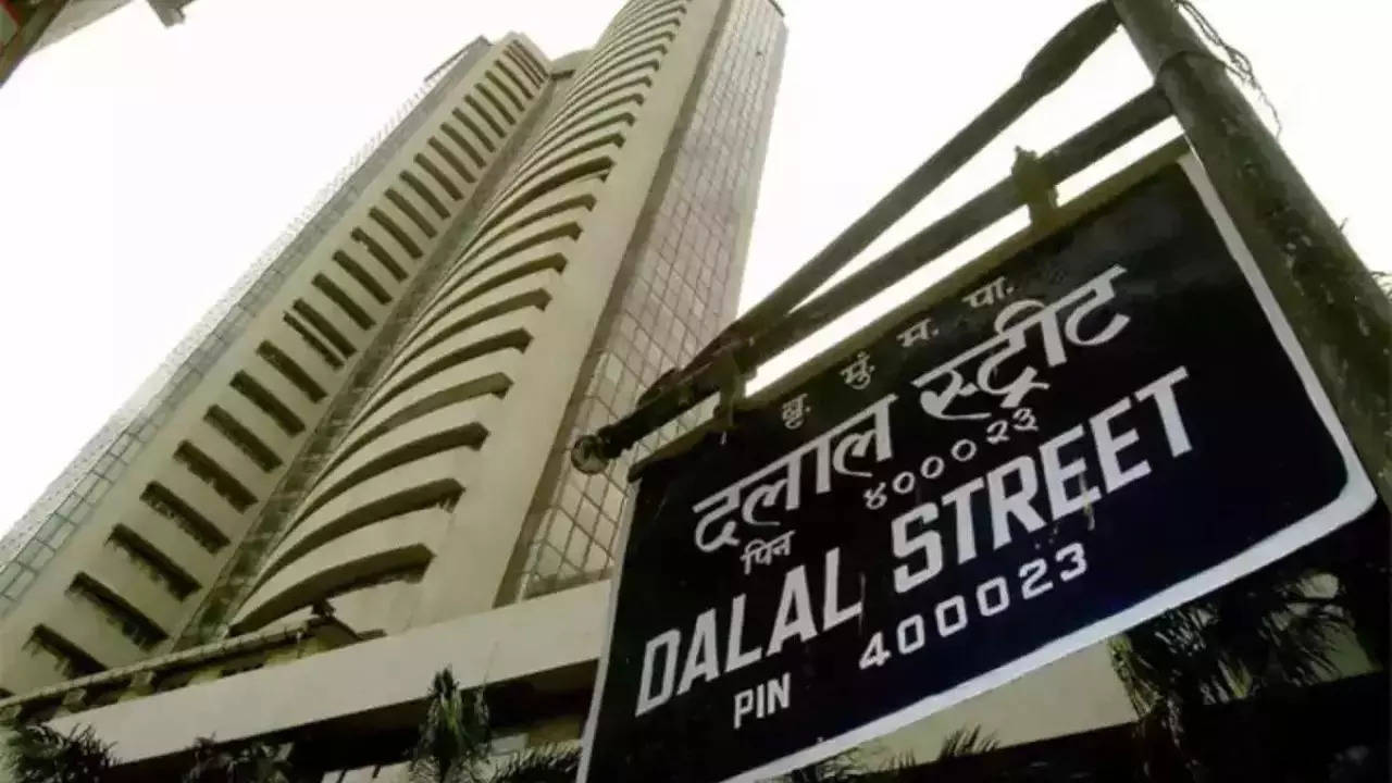 Dalal Street bull run loses steam on FPI selloff in volatile year