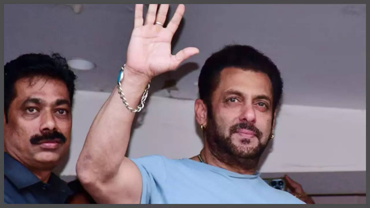 Salman heads back to Mumbai from Jamnagar; wishes paps