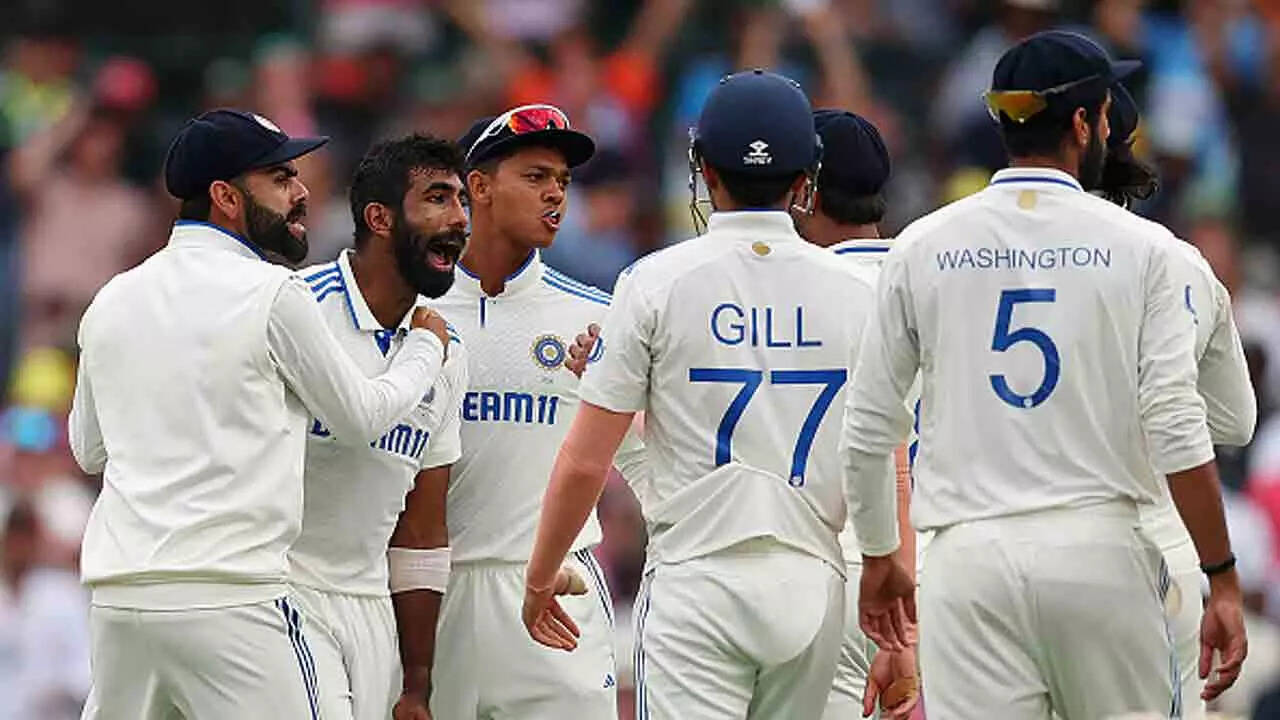 Bumrah scalps Khawaja on last ball of Day 1, Australia 9/1 at Stumps