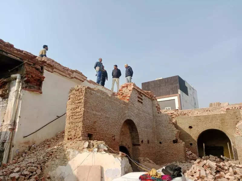 Demolition work at Agra’s 17th C Mubarak Manzil stopped, probe on