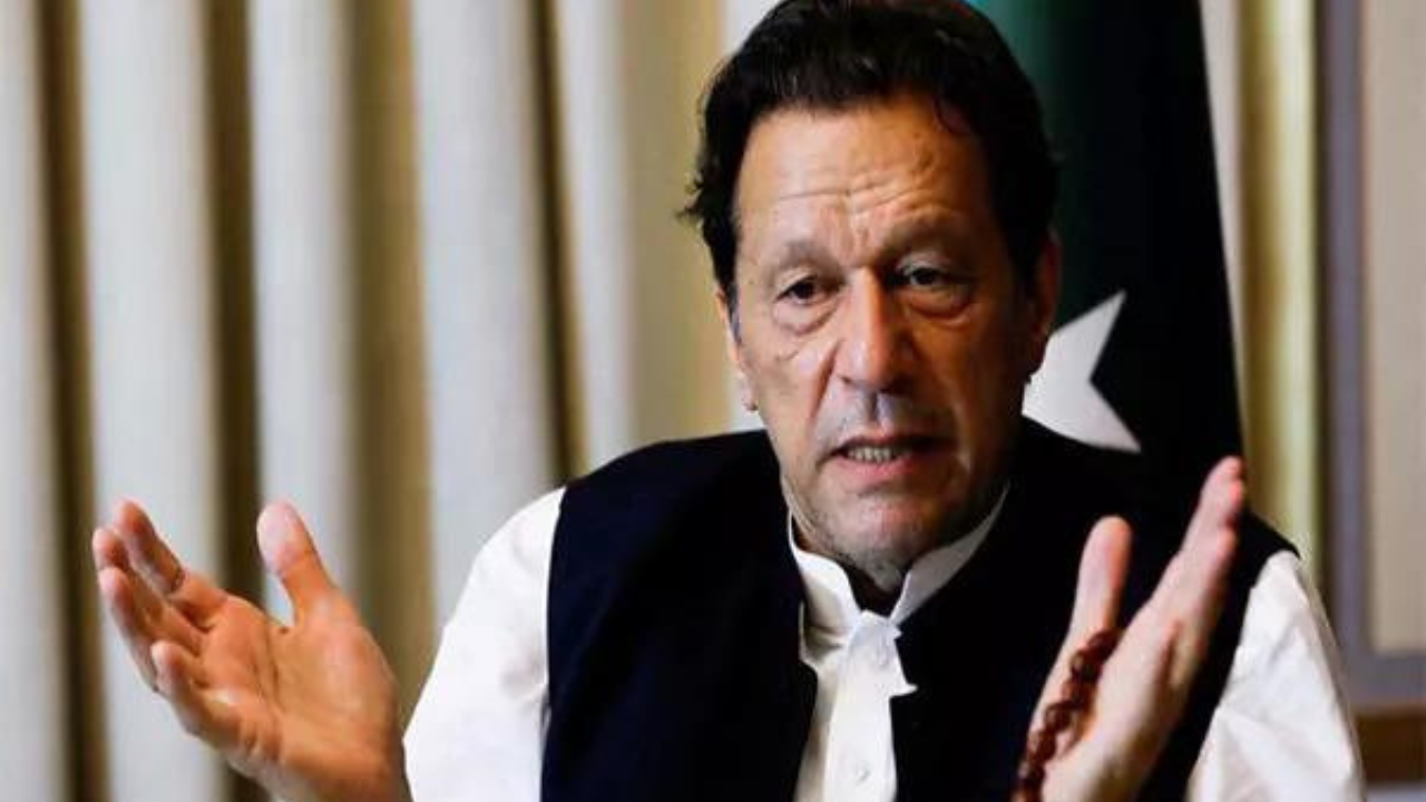 Pakistan: Imran Khan's party says it will only talk to government, doors closed on military for now