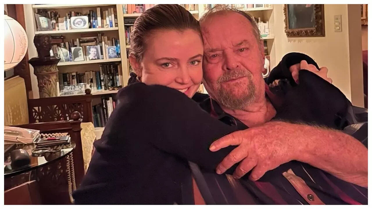 Jack Nicholson makes a rare social media appearance