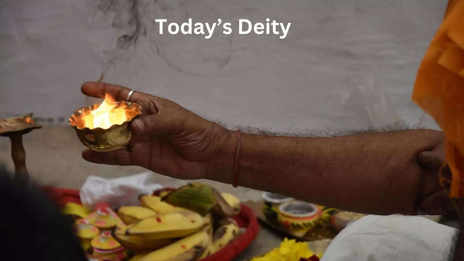 Deity Today (January 5, 2025): Honour Surya Dev for Energy and Prosperity This Sunday